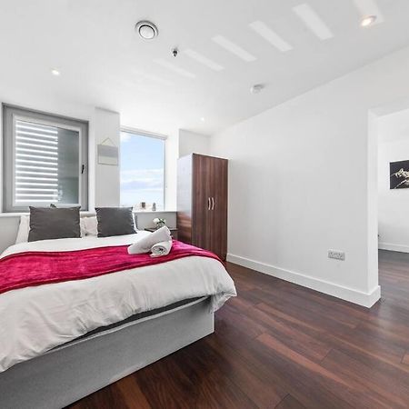 Beautiful Living Sleep 7 In London Bp34 Exterior photo